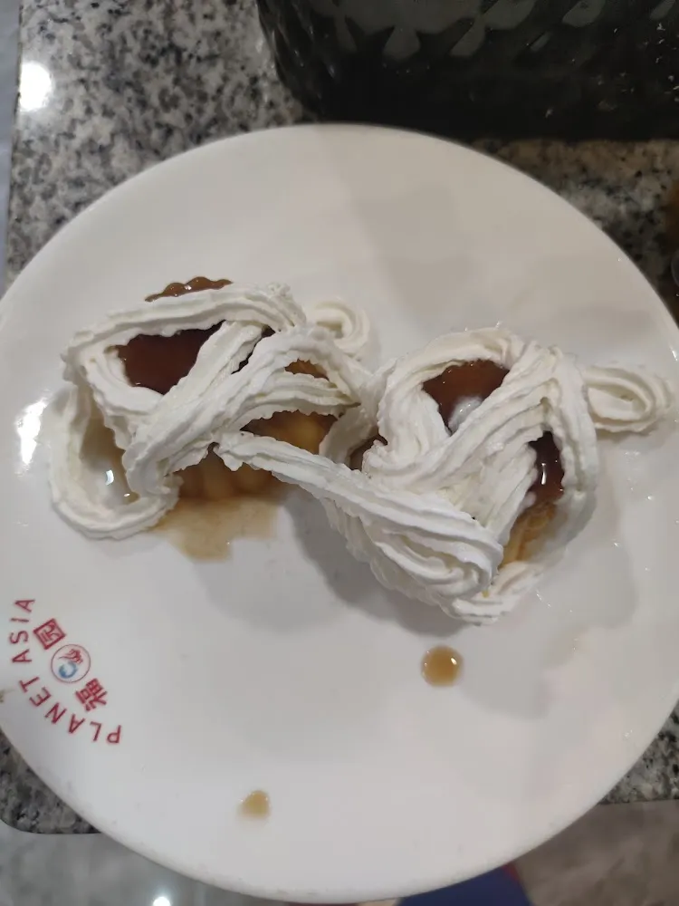 Sushis Makis Et Saumon Cru